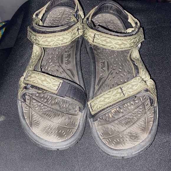 TEVA WO size 7 Black and Olive Green Sandals Hook and Loop closure clean - Picture 6 of 9